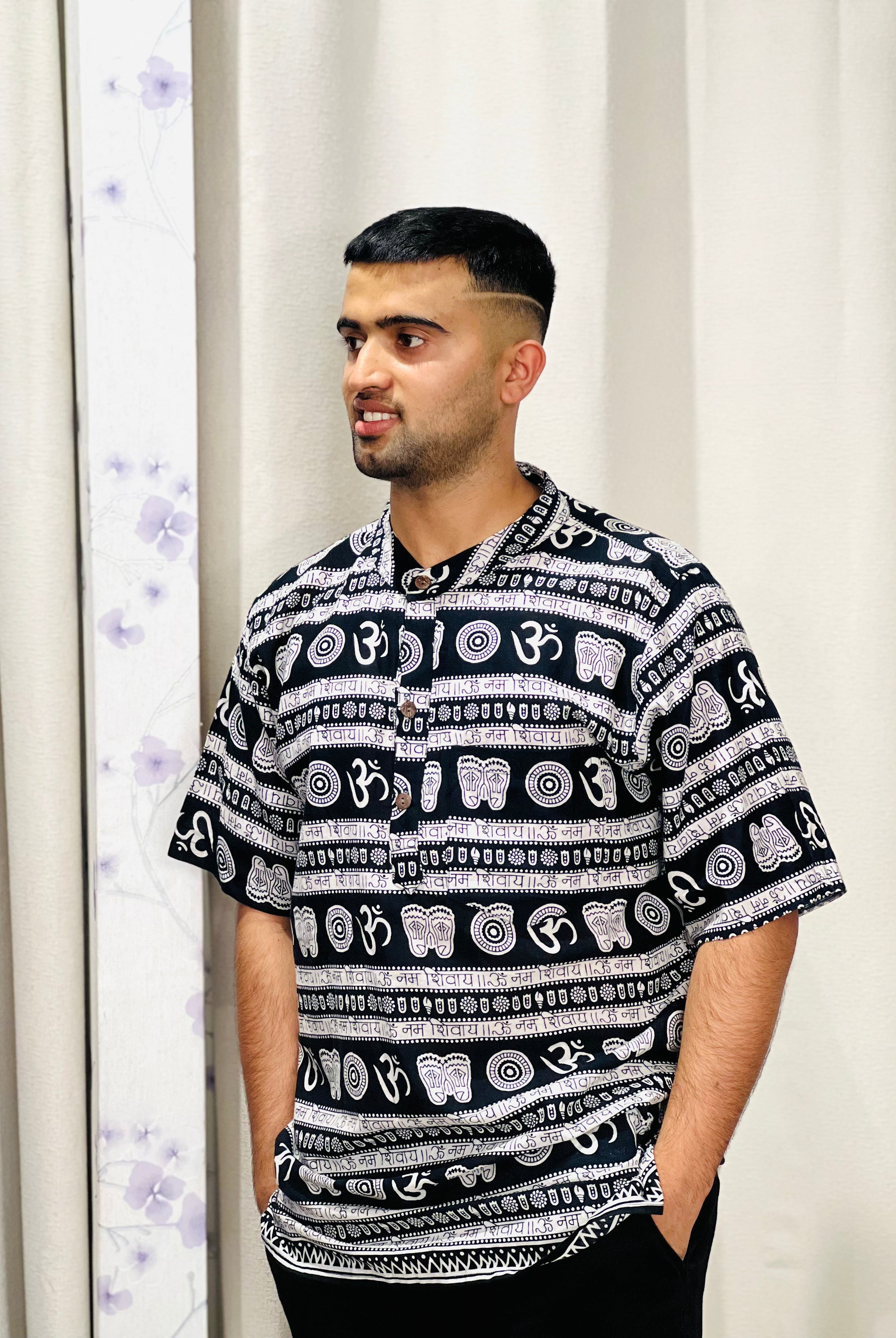 Black Om Print T- Shirt Unisex