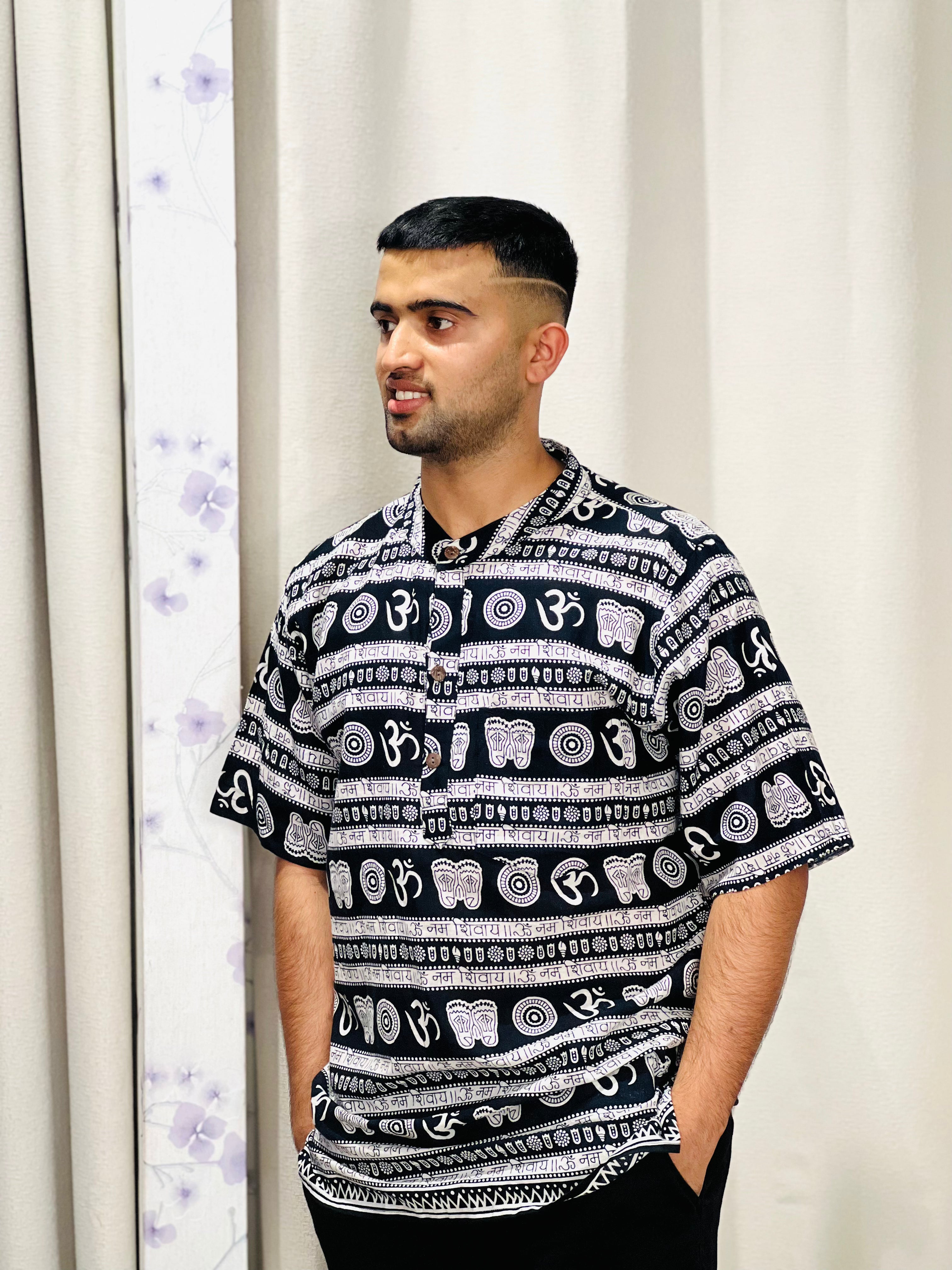 Black Om Print T- Shirt Unisex