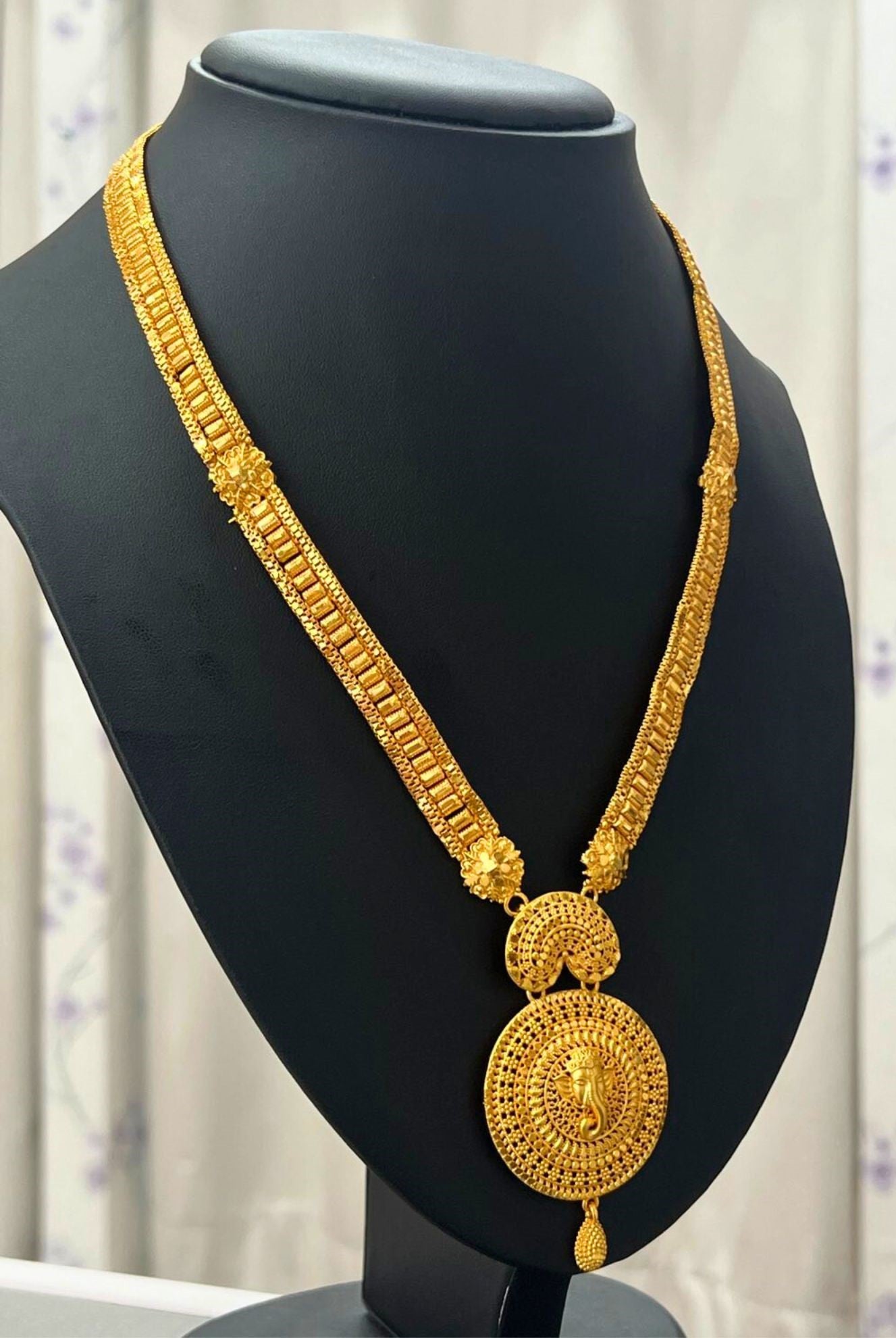 Gold Plated Haar With Ganesh Design - Boutique Nepal