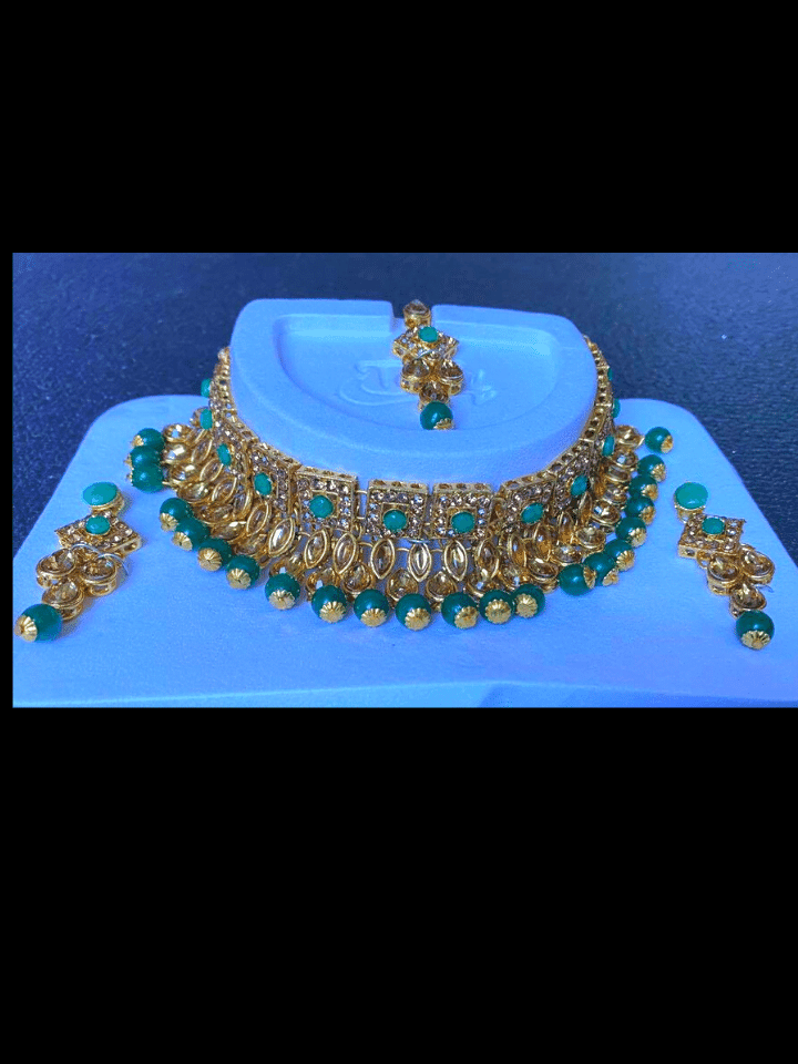 Green long hot sale necklace set