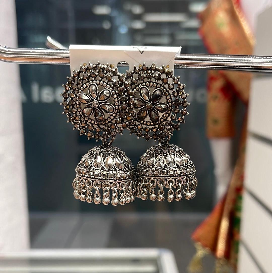 Medium Silver Pinjada Jhumka - Boutique Nepal Au