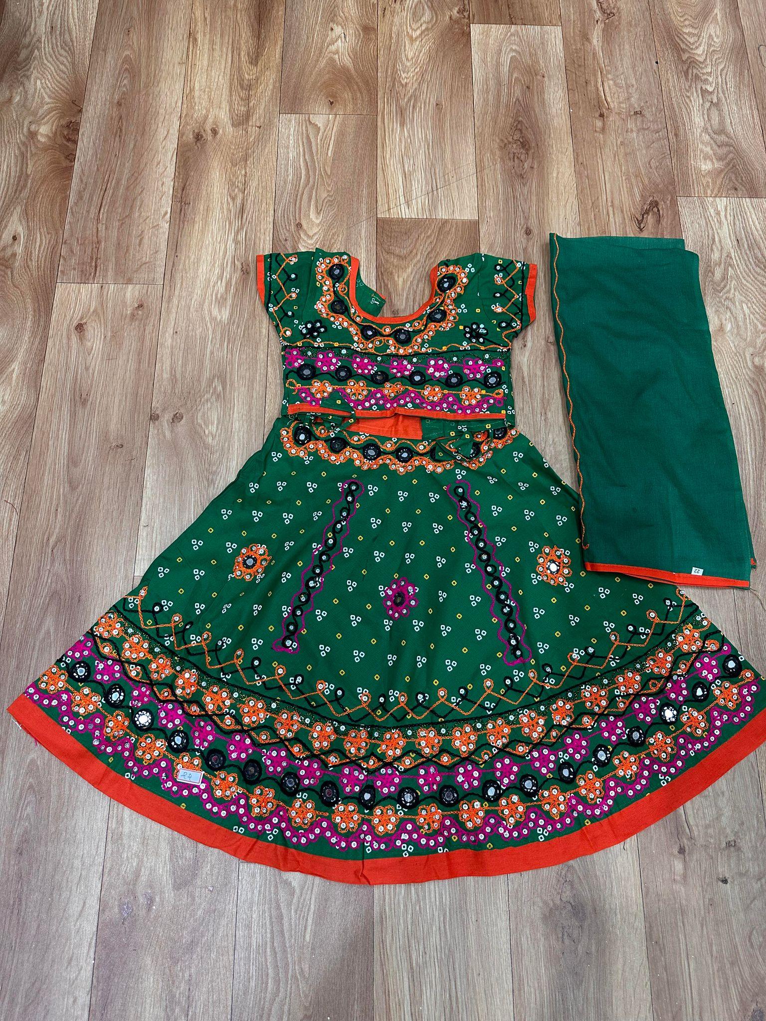 Buy Girls Navratri Halter Neck Print With Embroidery Chaniya Choli with  Dupatta- Green Online @ NOZ2TOZ